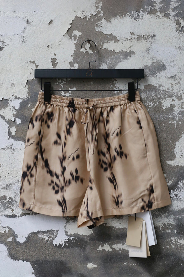 INTO THE EAST 25 Autumn and Winter Silk Flower Shadow Shorts ITE-E1DGSS003KT21PT-QKQ Light Khaki
